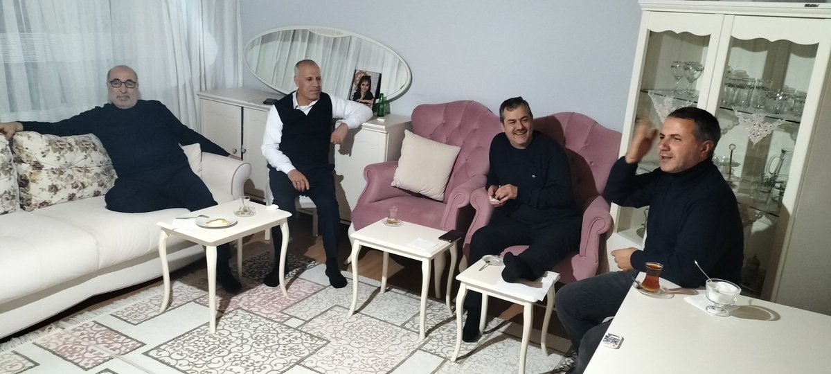 UBEYLER1's tweet photo. 🤚Dünle Bugün, Bugünle Yarın arasında bir Kopma olmaması adına, yeni bir "Anlayış Ufkuna" doğru Çizgimizden hiç bir Sapma olmadan ‼️
🫵 Yine Yeniden, Sultangazi ve Türkiye için, #DAVA için üzerimize düşeni yapmaya
DEVAM EDİYORUZ‼️
@RTErdogan
@osmannnurika
#DavamızVarBizim🫵 https://t.co/ndeLw4QAnx