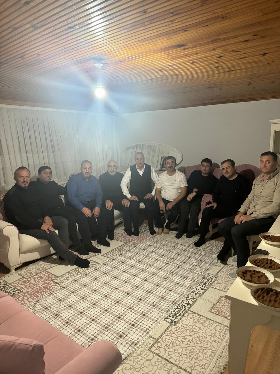 🤚Dünle Bugün, Bugünle Yarın arasında bir Kopma olmaması adına, yeni bir "Anlayış Ufkuna" doğru Çizgimizden hiç bir Sapma olmadan ‼️
🫵 Yine Yeniden, Sultangazi ve Türkiye için, #DAVA için üzerimize düşeni yapmaya
DEVAM EDİYORUZ‼️
<a href="/RTErdogan/">Recep Tayyip Erdoğan</a>
<a href="/osmannnurika/">Osman Nuri Kabaktepe</a>
#DavamızVarBizim🫵