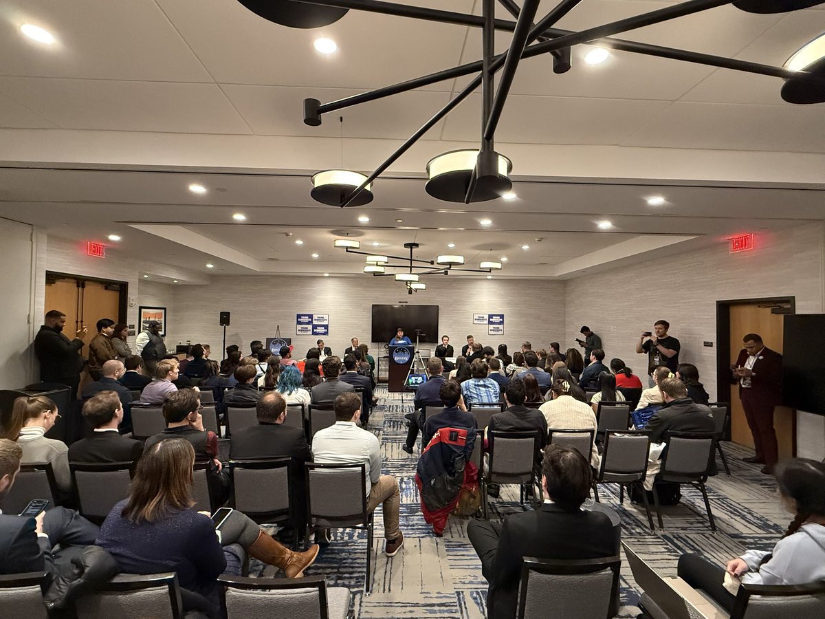 at the forum of <a href="/DNC/">Democratic Party</a> chair candidates happening NOW at the <a href="/youngdems/">Young Democrats of America</a> convention in boston. when asked, ALL candidates just committed into investing more into youth if they are elected

EVERY. SINGLE. ONE. 

as <a href="/benwikler/">Ben Wikler</a> said “it’s unanimous, young people will get investment!”