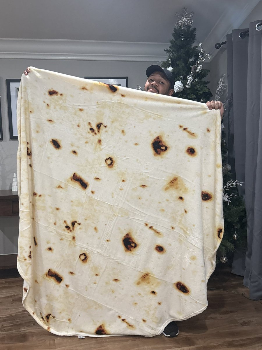 Got my sweet burrito blanket from my Golin homie! Thanks <a href="/NickEdwardEvans/">Jimmy Tickles</a>