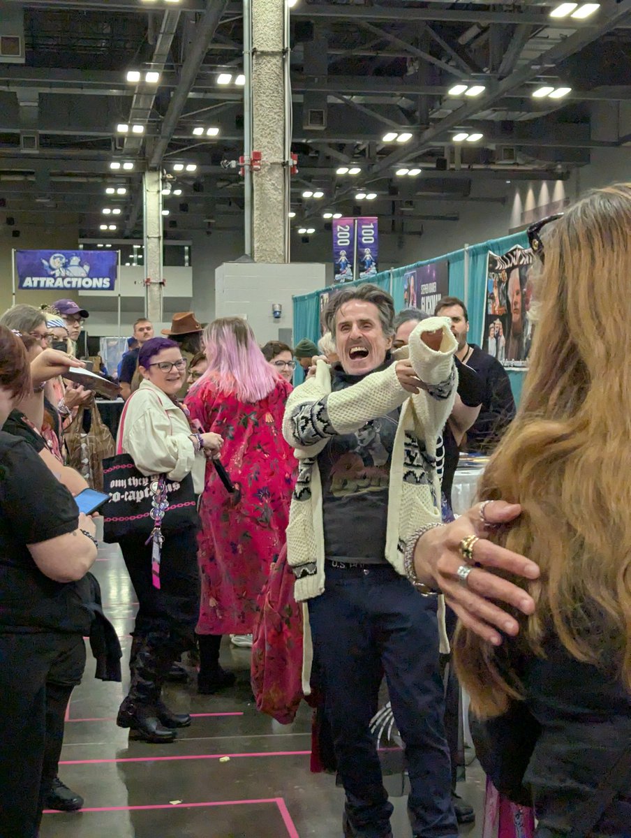 Lyndzi's tweet image. The Starsky Sweater fit great and Con loved it!