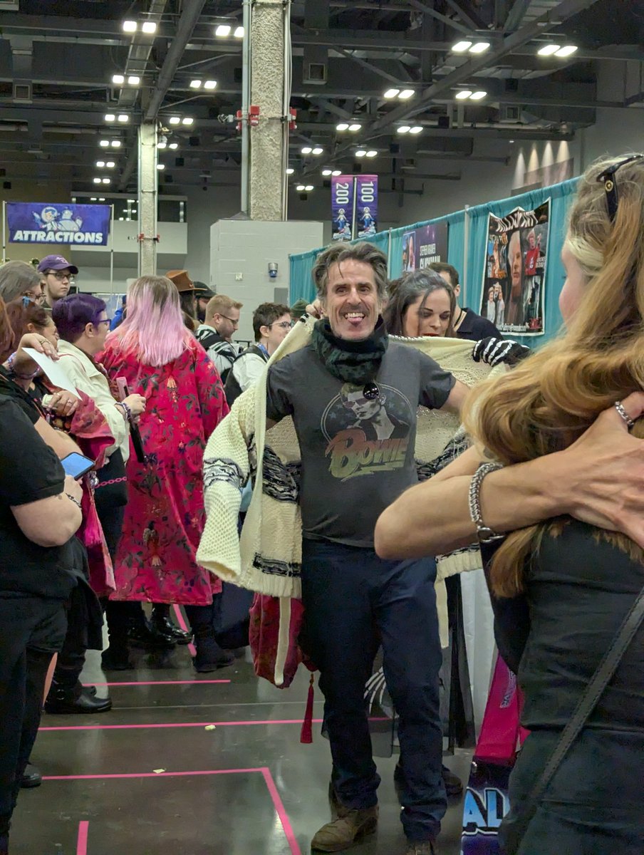 Lyndzi's tweet image. The Starsky Sweater fit great and Con loved it!