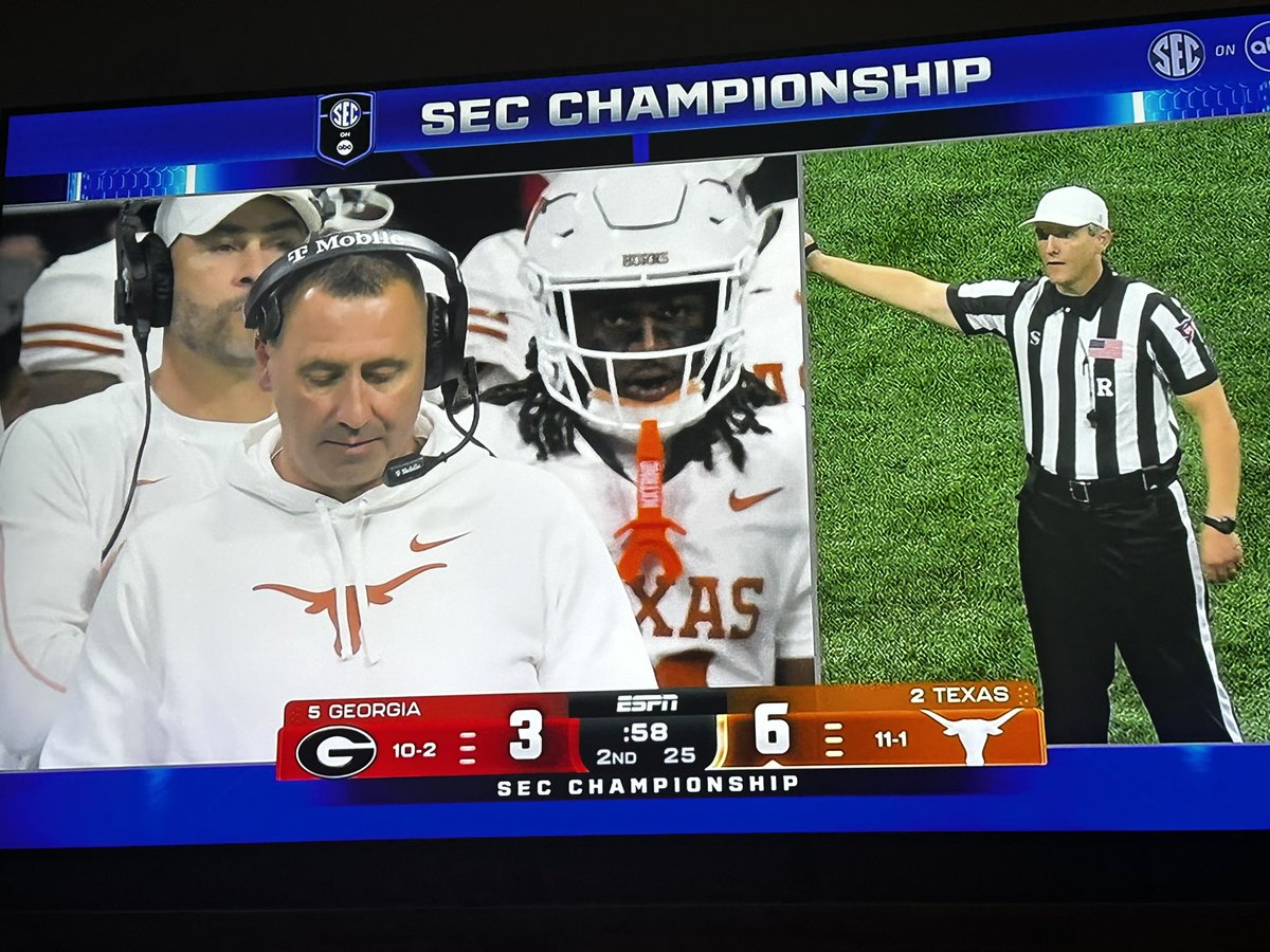 TheRealFrazz's tweet photo. @UCFpilot Meanwhile… https://t.co/SDQyV9Osr6