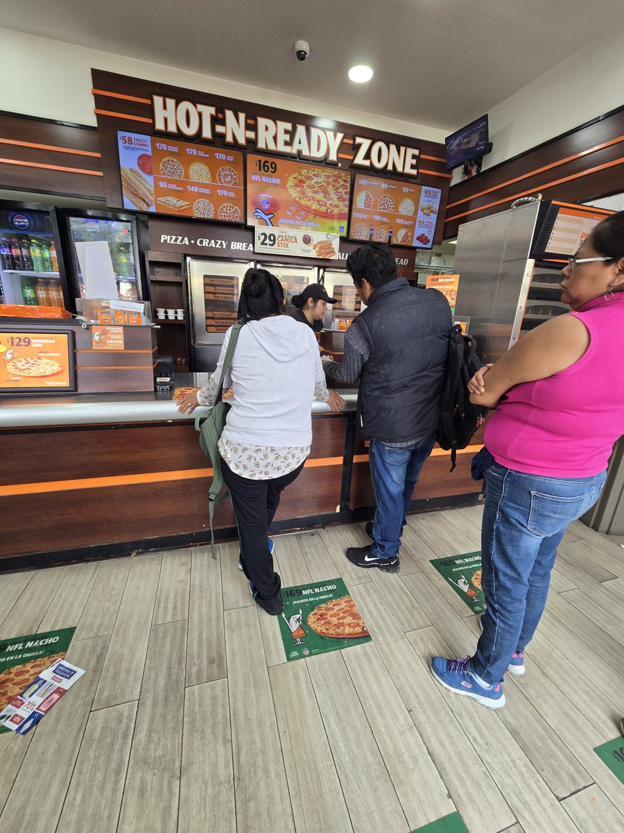 _ercurl's tweet image. No es muy productivo comprar por la app de @littlecaesarsmx porque de todas maneras te piden esperar...