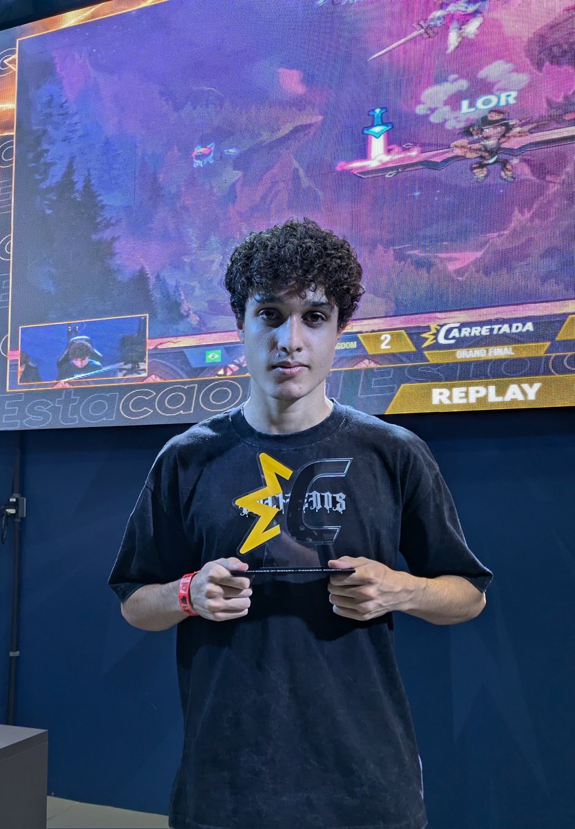 ProBrawlhalla's tweet photo. Another trophy to add to the shelf for @yuzBH https://t.co/z5JKT8vCkn