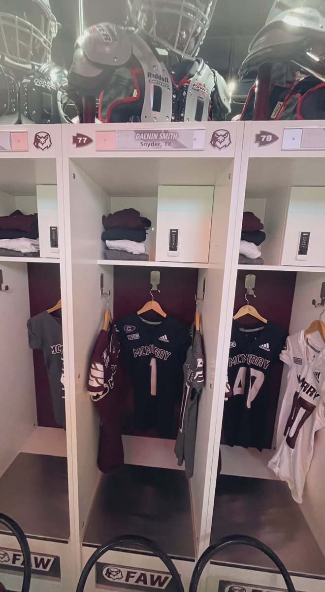 Daeninsmith1's tweet photo. Thank you for the visit @CoachNealMcM I had a great time!!!

@18_Bailey_18 @CoachGonzo96 @carsonritter86 https://t.co/eBvRfNNhzV
