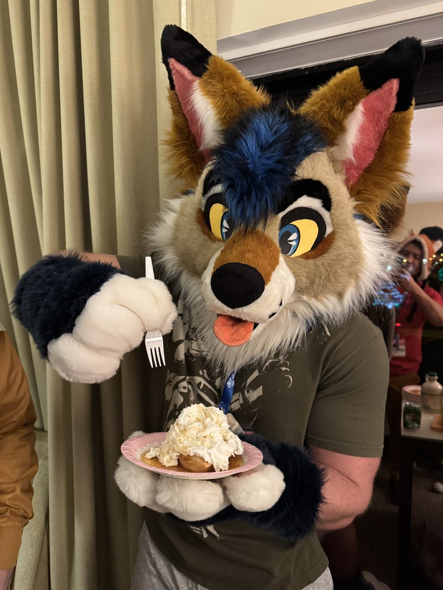 how many milligrams of tren are in this waffle? 🧇 

📍 - <a href="/FurFest/">Midwest FurFest</a>
💪 - <a href="/FurryHoltie/">Holtie</a>