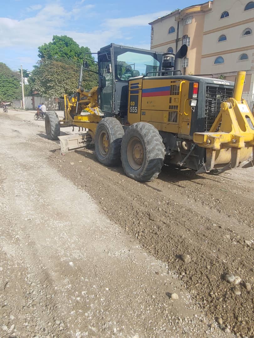 infosprecis's tweet photo. Félicitations au MTPTC pour les travaux d'aménagement sur le tronçon Cayes/Port-Salut (entrée Gelée-Pont Salomond). Une initiative qui renforce l'accès et booste le développement local. Merci pour cet engagement concret au service de la population ! 👏
#Hosty #Travail https://t.co/nwrgXBQfMF