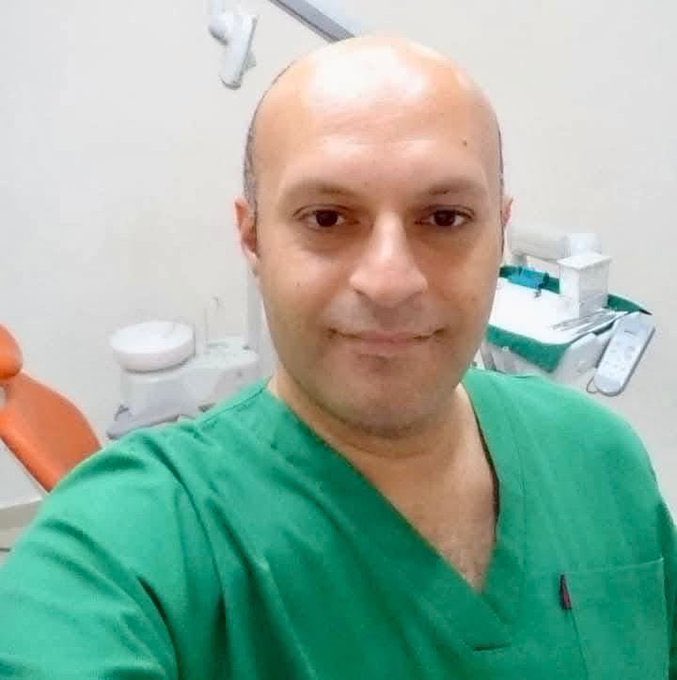 Abu_Salah9's tweet photo. اسرائيل قتلت هذا الطبيب "ناصف" هو وكل عائلته قبل قليل!

خبر كهذا أصبح عابر، إلى رحمة اللّه https://t.co/giITTYyXrq