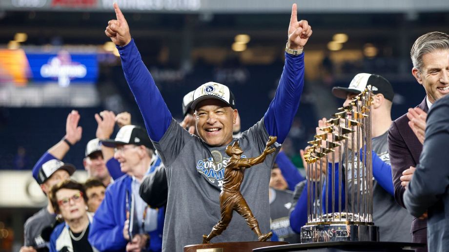 ArashMarkazi's tweet photo. LA Dodgers manager Dave Roberts, a former Dodgers player and UCLA Bruin, leads the Dodgers to a championship against a team from New York. 

LA Galaxy head coach Greg Vanney, a former Galaxy player and UCLA Bruin, leads the Galaxy to a championship against a team from New York https://t.co/EmkqglLuLN