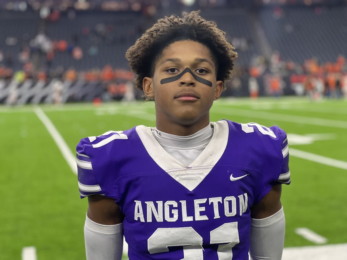 Ryan Brauninger (@r_brauninger) on Twitter photo Angleton had a trio of 2027s make big time plays to pave the way for their win over La Porte:
WR Wesley Jackson
CB Landon Miles
CB Kasen Jammer
<a href="/PurpleReignFB/">Angleton Wildcats Football</a> | <a href="/CoachJBrittain/">Jason Brittain</a> Angleton had a trio of 2027s make big time plays to pave the way for their win over La Porte:
WR Wesley Jackson
CB Landon Miles
CB Kasen Jammer
<a href="/PurpleReignFB/">Angleton Wildcats Football</a> | <a href="/CoachJBrittain/">Jason Brittain</a>