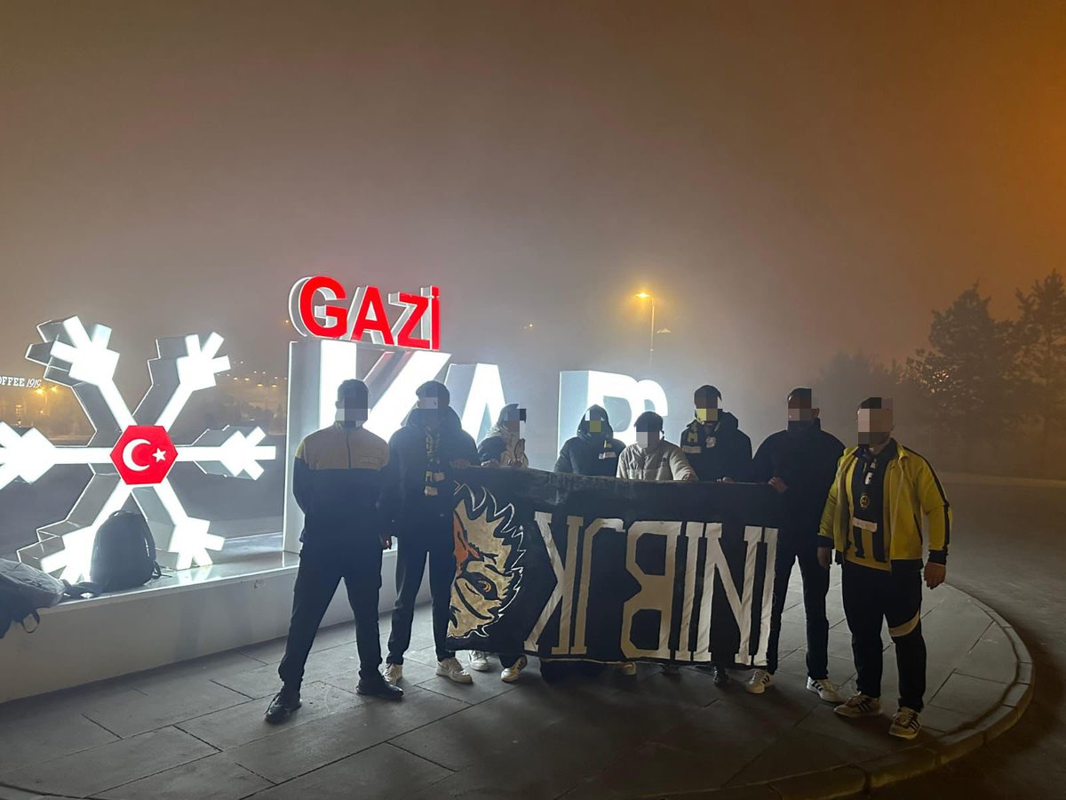 KAMPÜSLERDE, STATLARDA BACAK OMUZA :)