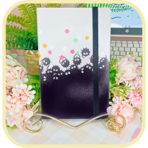 KyokoYurei's tweet photo. I just received soot sprite notebook - In stock by MAGICALKITTEN from kyanite_dawn via Throne. Thank you! https://t.co/gA0L83PooM #Wishlist #Throne https://t.co/lVivbEaAsx
