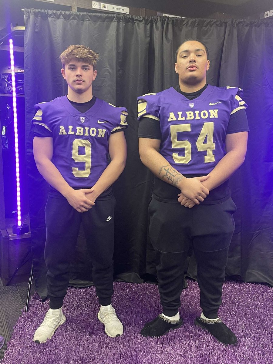 Had a great day at <a href="/AlbionFootball/">Albion Football</a> today!! Shout out <a href="/CoachAvaloy/">Kyle Avaloy</a> for having me out there!!🟣🟡