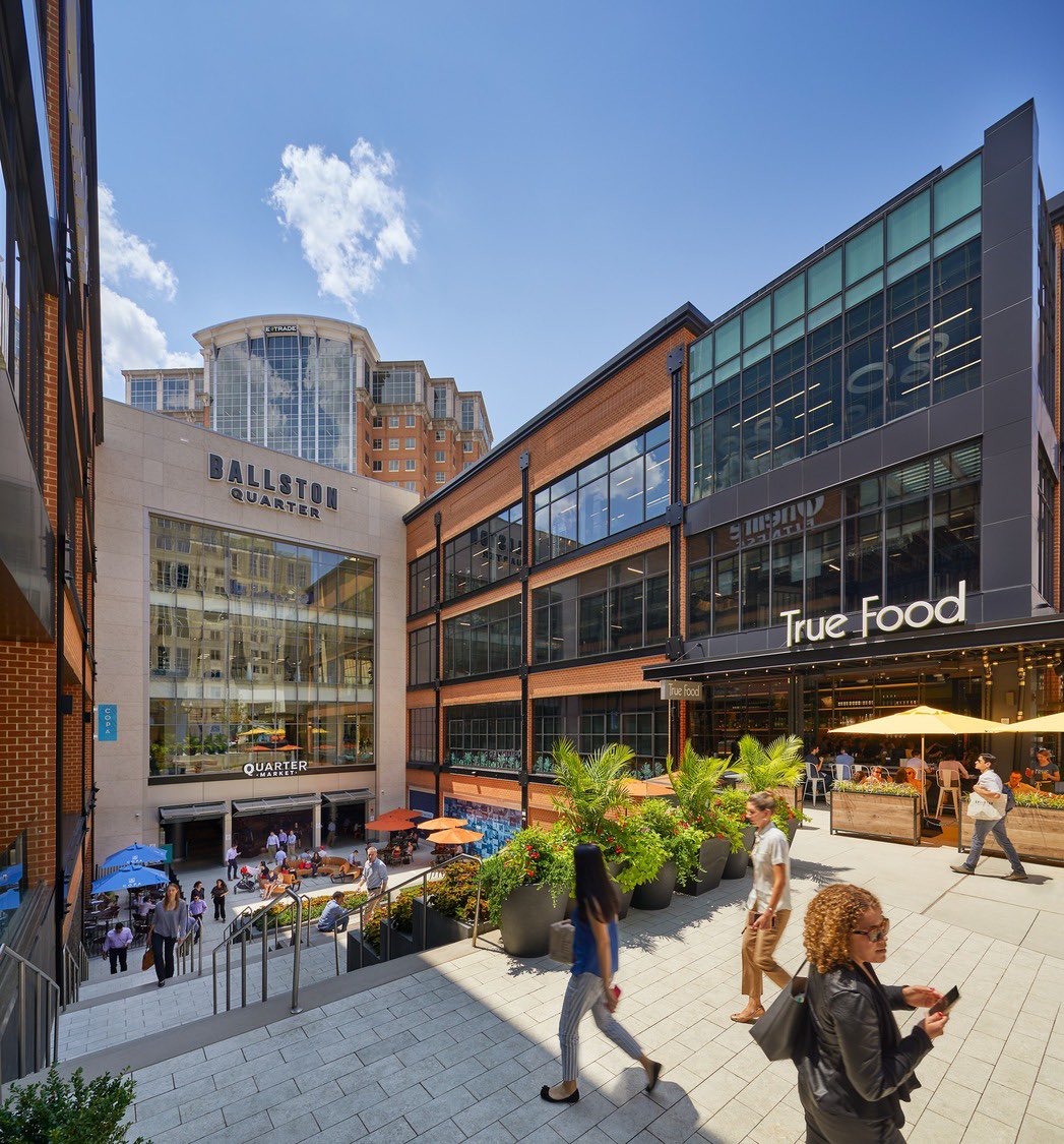 Baileymoon15's tweet image. there’s something so soul sucking and sad about northern virginia…like a small time dreamer’s idea of paradise