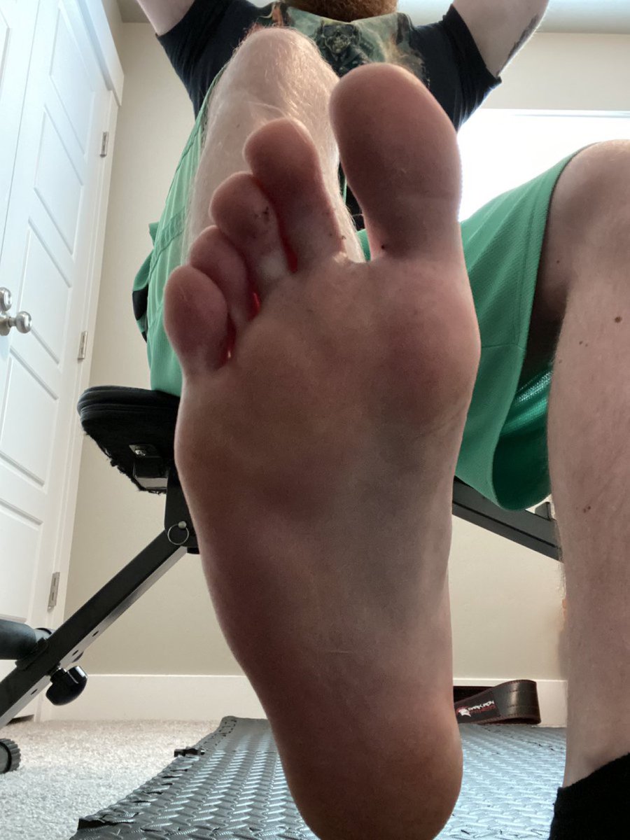 Doing customs for the first couple of people to message me 

#feet #malefeet #feetfetish #findom #boyfeet #gayfeet #straightfeet #malefeetfetish #malefootfetish #feetlover #boytoes #smellyfeet #barefeet #findomfeet #findom #cashmaster #feetworship #master #feetboys #footmaster
