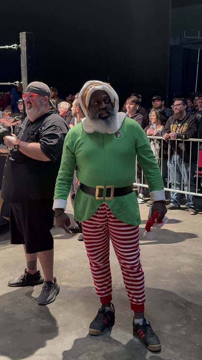 JumboChubby's tweet photo. @TheProfessor318 you naughty little elf!! https://t.co/ZS7FMZ5q72