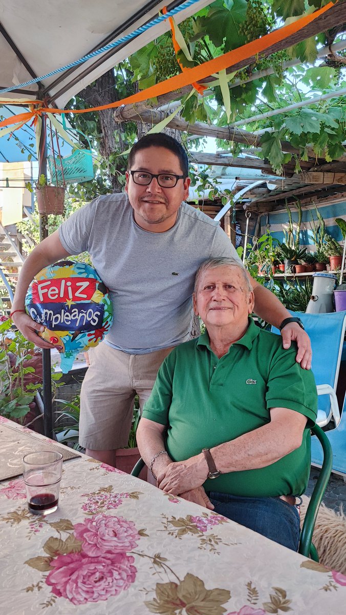 donfrivola's tweet photo. Hoy celebramos al Papá 🥳🎂 https://t.co/xCupbuN6fd