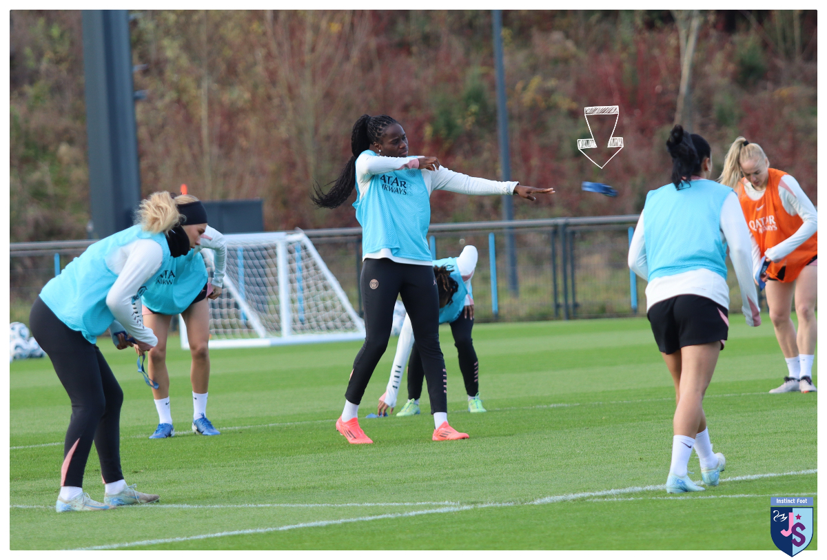 instinctfoot's tweet photo. Entraînement du Paris Saint Germain féminine, la veille de la rencontre face au Paris FC au Campus PSG
#footballfeminin #football #womenfootball #psgfeminine #psg #griedgembock #mbock https://t.co/Fljx45wEbL
