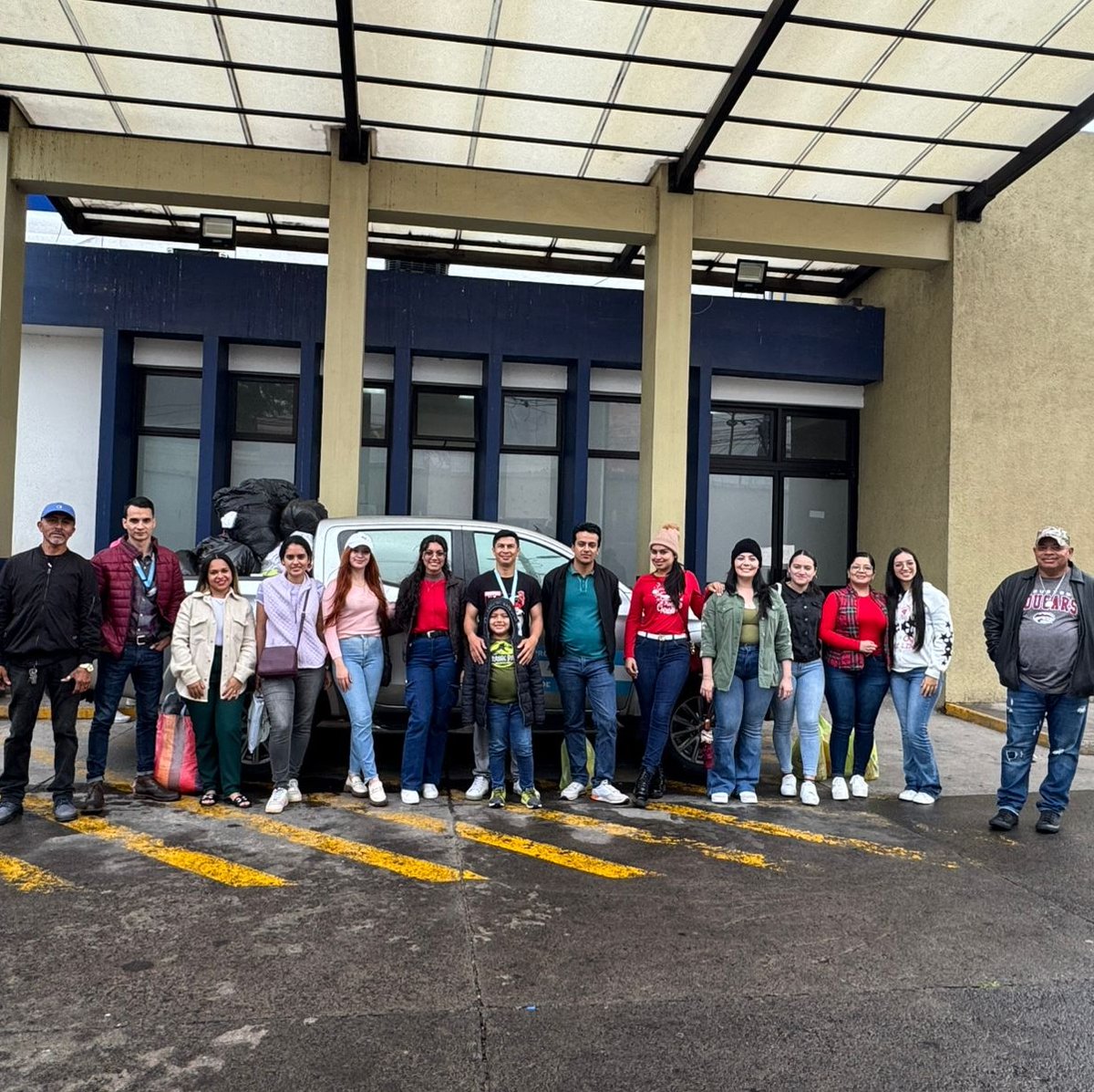 Manos que Abrigan de <a href="/oidhn/">manou dhn</a>.ong un éxito por 4to año consecutivo 🤍🤲🏻