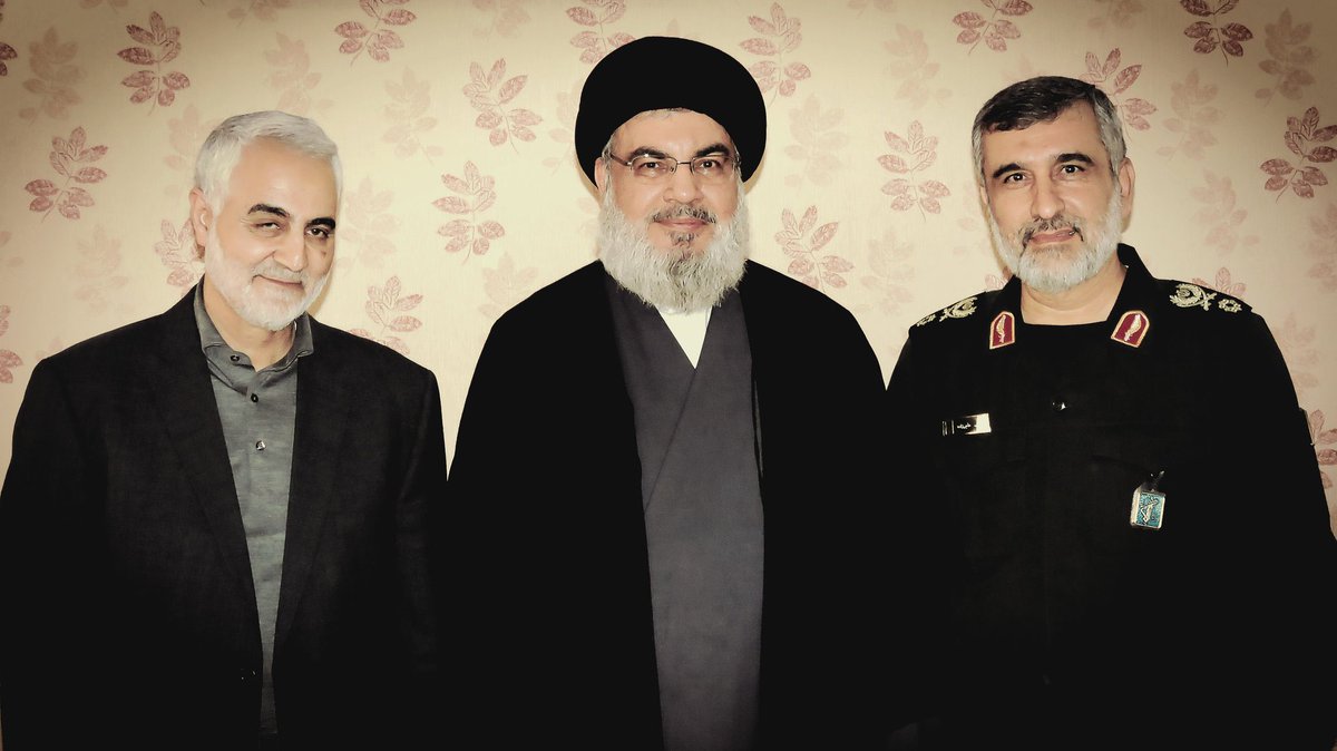 كم تمنيت لأول مره ان البقرات الثلاث الماثلة أمامكم حية و تشاهد ما يحدث في #سوريا 😂😂

#سوريا_تتحرر 
#دمشق_تتحرر 
#دمشق