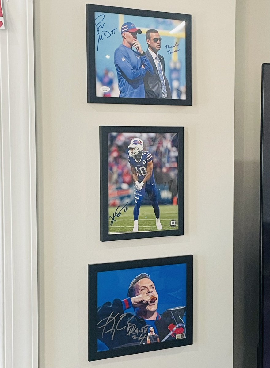Matt Sheridan (@chaching_f3) on Twitter photo Pumped about the new additions to our #BillsMafia rec room.
Classic <a href="/KyleBrandt/">Kyle Brandt</a> pocket wing
Go Bills Pumped about the new additions to our #BillsMafia rec room.
Classic <a href="/KyleBrandt/">Kyle Brandt</a> pocket wing
Go Bills