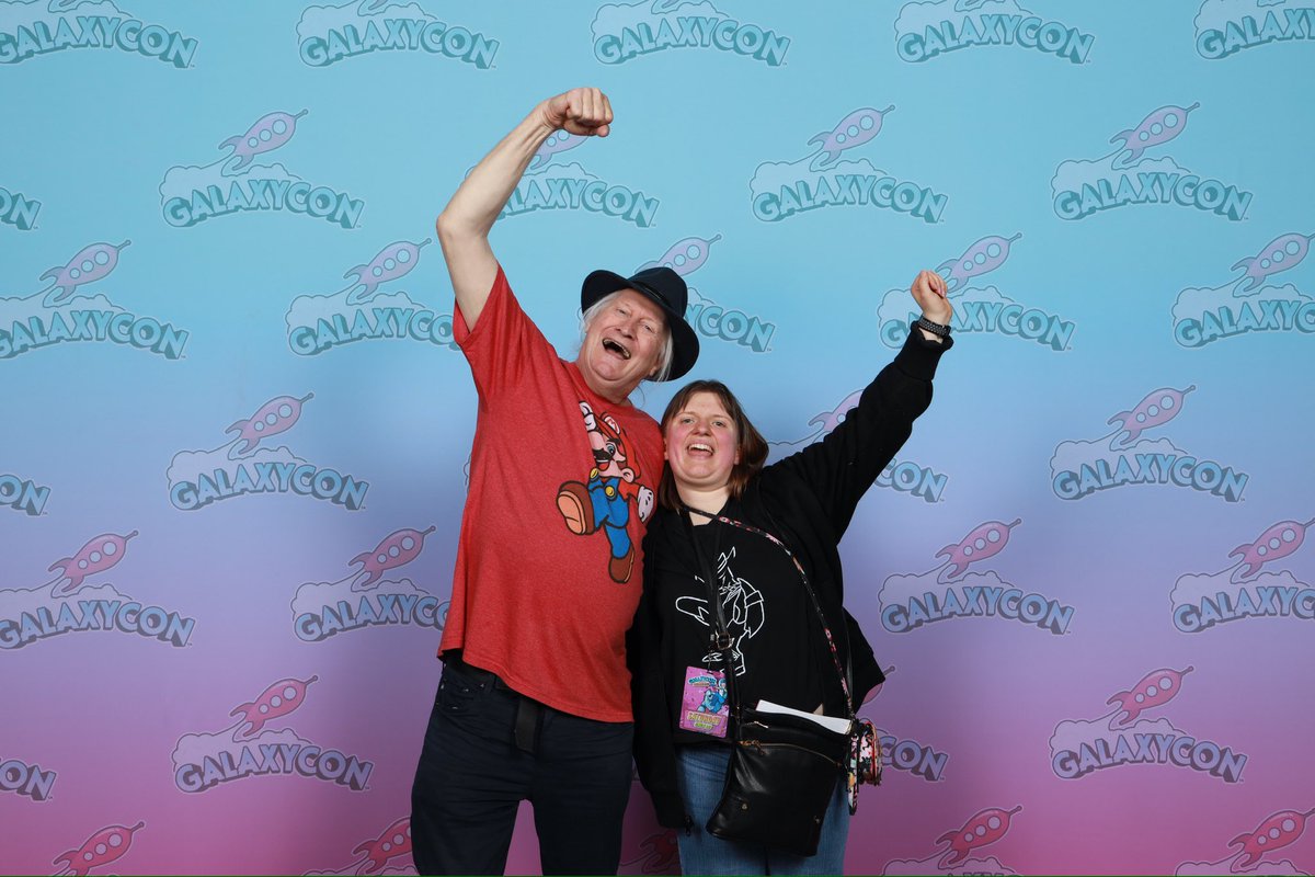 CourtneyandNess's tweet photo. #Mario #GalaxyCon #CelDamage I finally met Charles Martinet for the first time ever in my life! This is an amazing feeling! Thank you @CharlesMartinet for making this day amazing! https://t.co/0Rjw5Wojl3