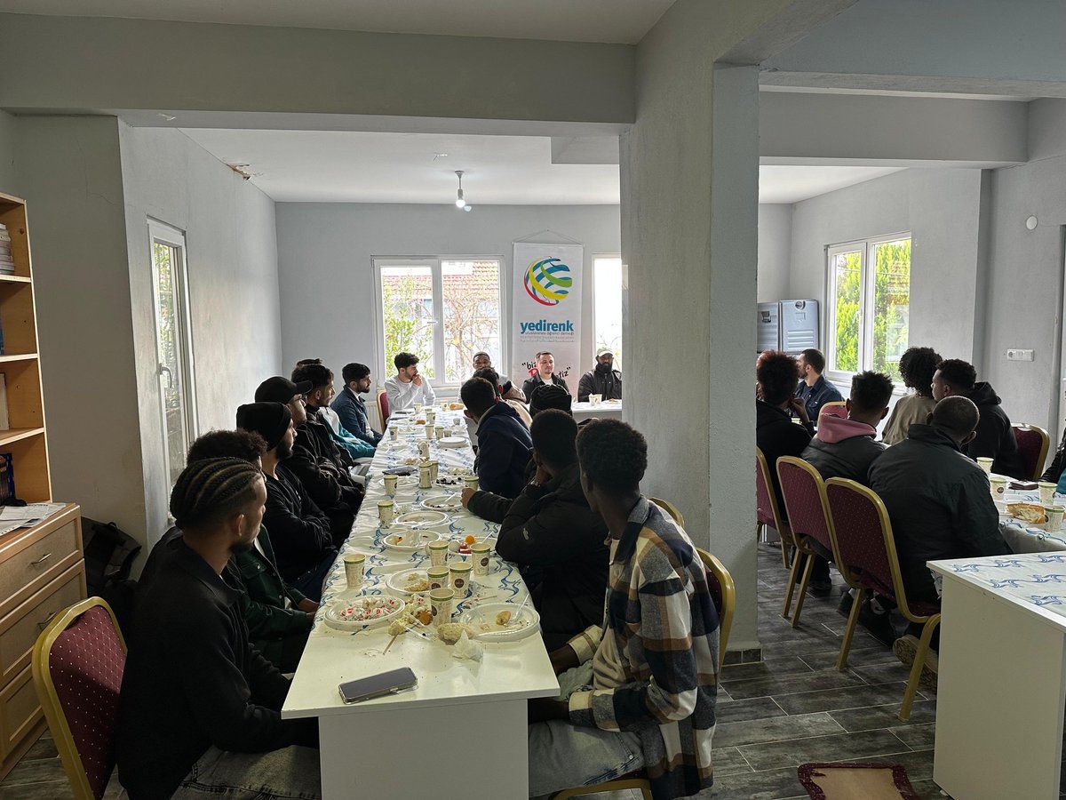 SUBÜ Teknoloji Fakültesinde okuyan öğrenci kardeşlerimizle bir araya gelerek kahvaltı programı gerçekleştirdik. Önümüzdeki günlerde yapacağımız projelerimiz hakkında istişarelerde bulunduk.
#UDEF