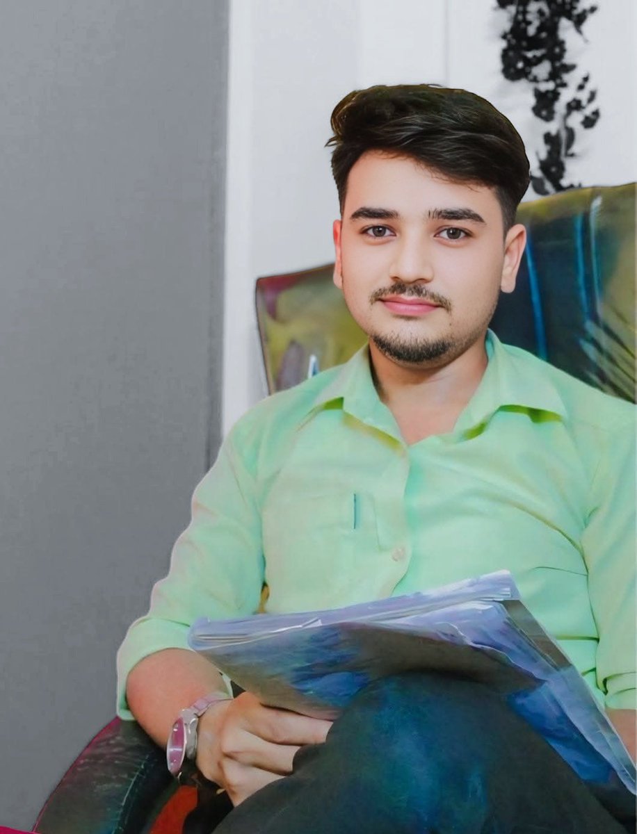 CK_parmar_'s tweet photo. ऐसा नहीं कि हम में दम नही���, 
बस तुम जैसे पर वक्त बर्बाद करने का
हमारा मन नहीं...!!

#JaiBhim 💙 
#NmoBudhhay 🇸🇨 
#GoodMorning ☕🌿🌹🙏🙏 https://t.co/33JoyeyF4I