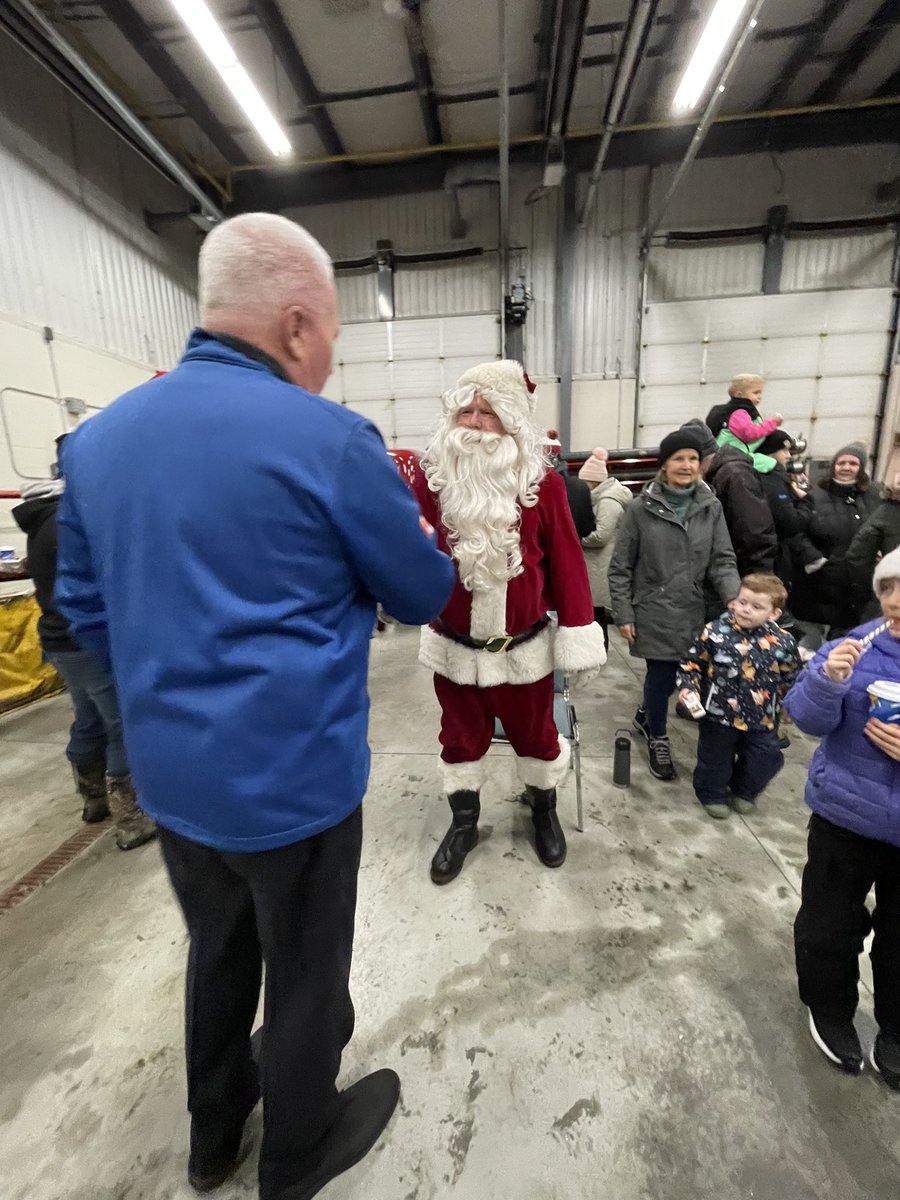 Another great community tree lighting hosted by <a href="/Innisfil_FIRE/">Innisfil Fire</a> Stroud Firefighters this evening.  Biggest crowd I’ve seen in 9 years. Lots of excitement when Santa showed up in the Fire Truck. Great job bringing the community together and thanks to the sponsors. #cdnpoli