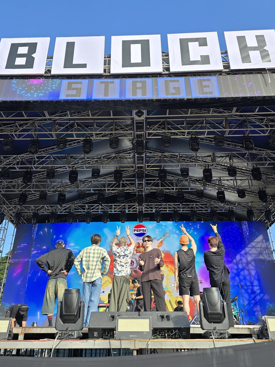 PROXIE_Official's tweet photo. #BMMF14 พร้อม!
◇BlOCK Stage เวลา 18.30 น.

Hashtag ของวันนี้คือ
#.บิ๊กเมาเท่นพ้อกสีมาล้าวเด้อ

#PROXIEth
#bROTHERSMUSIC https://t.co/KGpRzZ60rC