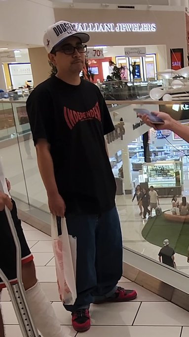 The look on his face when he saw the last box ? https://t.co/bh4l4rNofe