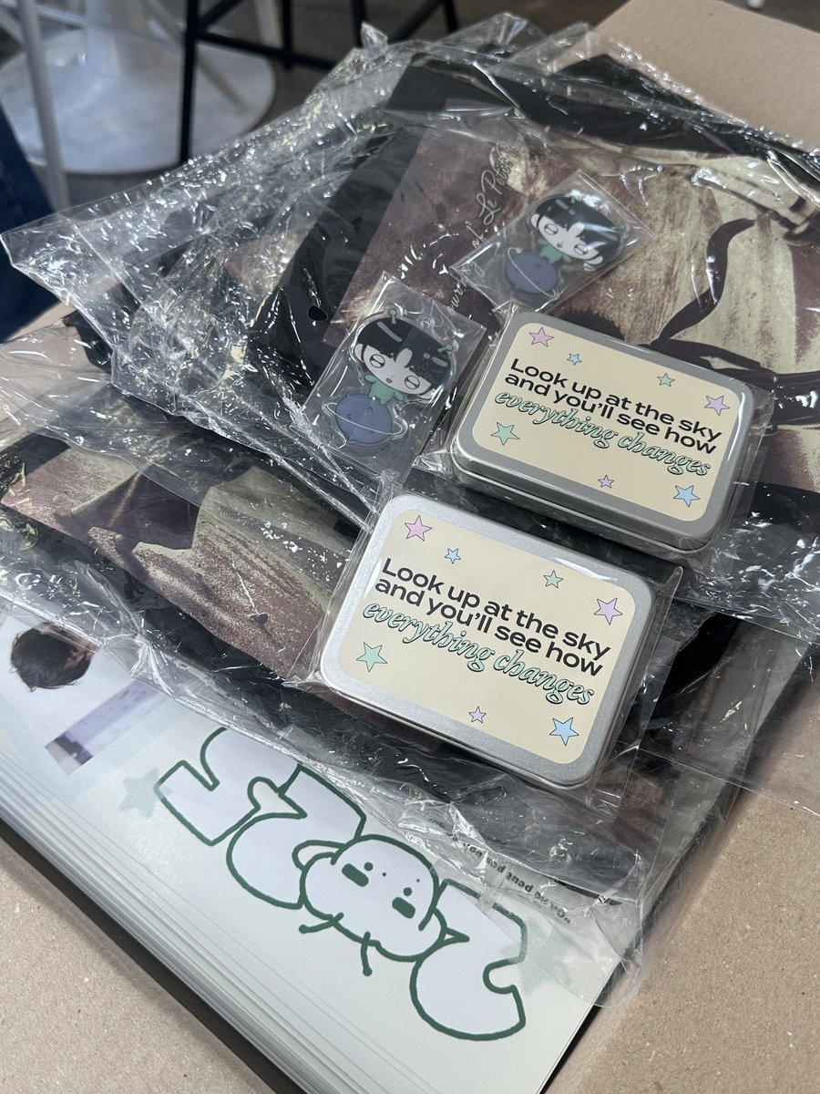 오늘도 오픈했습니다!
럭키드로우 상품 많이 남아있습니다😻 오셔서 뽑아가세요!