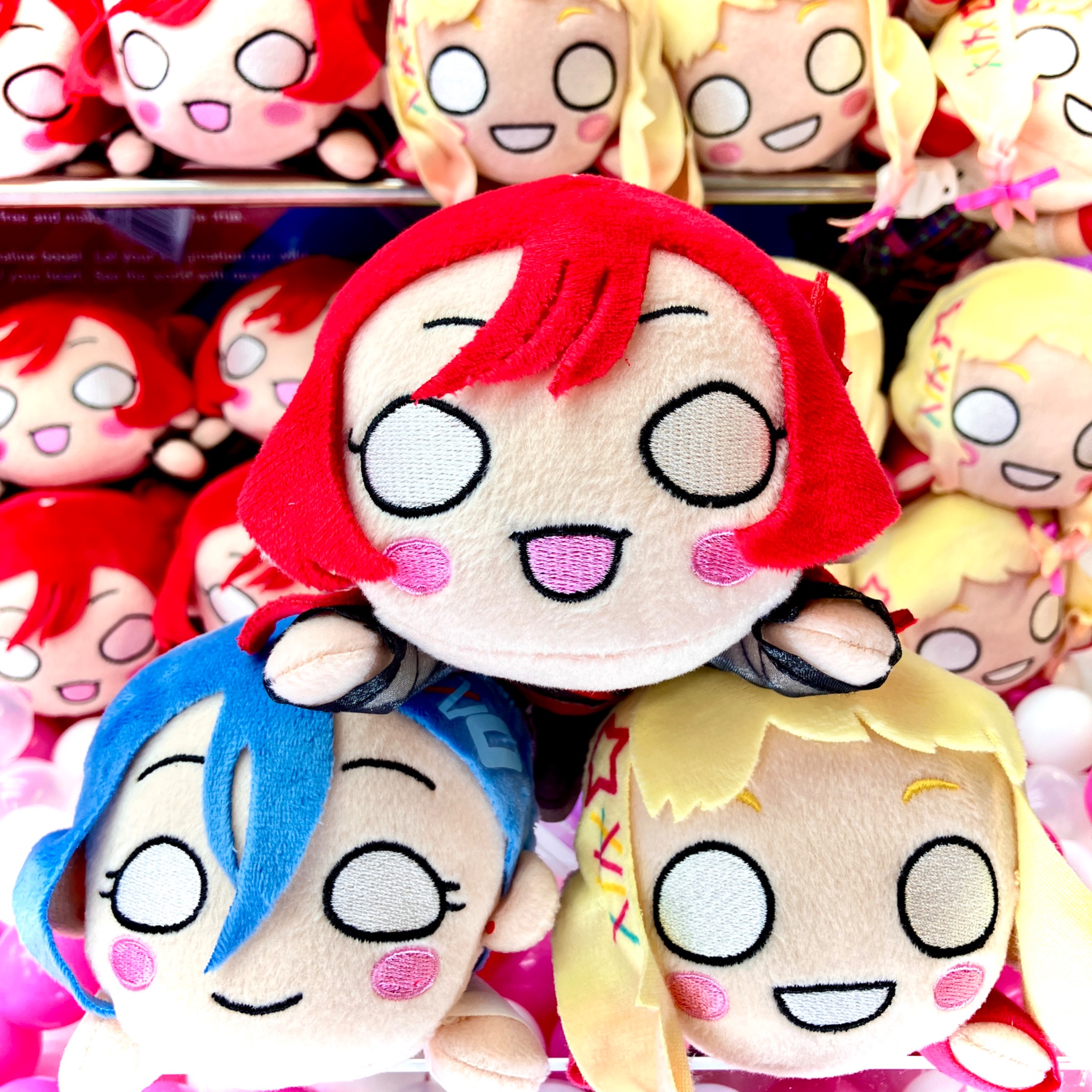 TWICE LOVELYS チャーム付きマスコットとふわもこおすわりぬいぐるみ