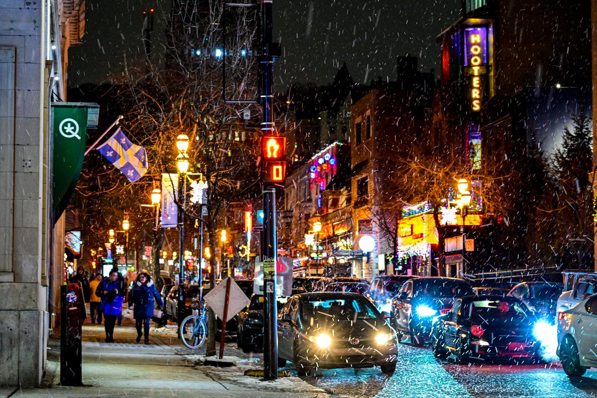 beimeizaixian1's tweet image. Downtown Montreal After Dark
The heart of the city glows at night! Skyscrapers, bustling streets, and a vibrant energy that never sleeps. Montreal’s downtown is a true urban gem. 🌃✨

#Montreal #DowntownVibes #NightPhotography @Montreal @Monmontreal