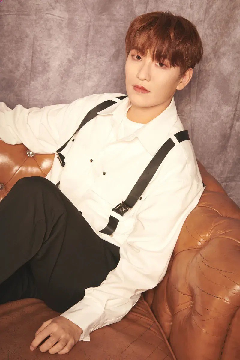 UpdateKBoys's tweet photo. 🎉🎂 Hoje, o Hyukjin (ex-WEUS), está completando 21 anos. Parabéns!
Nós desejamos um feliz aniversário, muita saúde e sucesso em sua carreira! 🥳✨
HAPPY HYUKJIN DAY
#HAPPYHYUKJINDAY
#WEUS #위어스
#HYUKJIN #혁진 https://t.co/8Pcf7Em07w