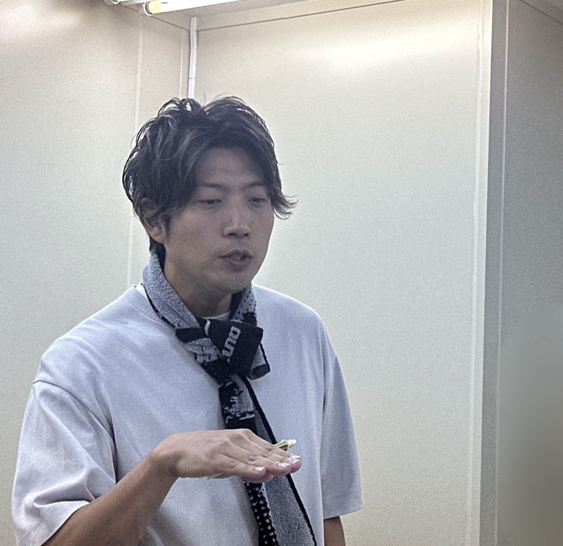 hidenori_1207's tweet photo. これはたぶん、吸血鬼の、生き血を吸えば♪の「す」です、たぶん。
#ぽわわわわん
#ぽわろっこめ
#歌練 https://t.co/TkcvnddxB3