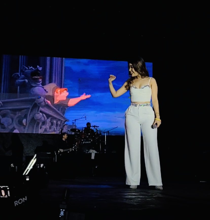 elpotoylaputi's tweet image. Miren qué bonito 🥹🥹🥹 
Sueña 💜💜💜💜💜💜💜

#LaAcademia #IsaveliLaina