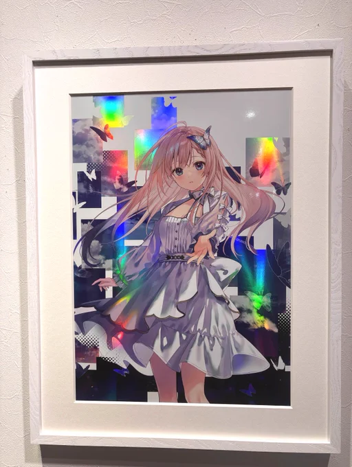 今回の記念展では特殊な印刷加工の作品を展示&販売しています。見応えがあると思うのでぜひ実物をご覧いただけたら嬉しいです!記念展は阪神梅田本店では10日まで、池袋ジュンク堂では14日開始です～!#フカヒレLingering 
