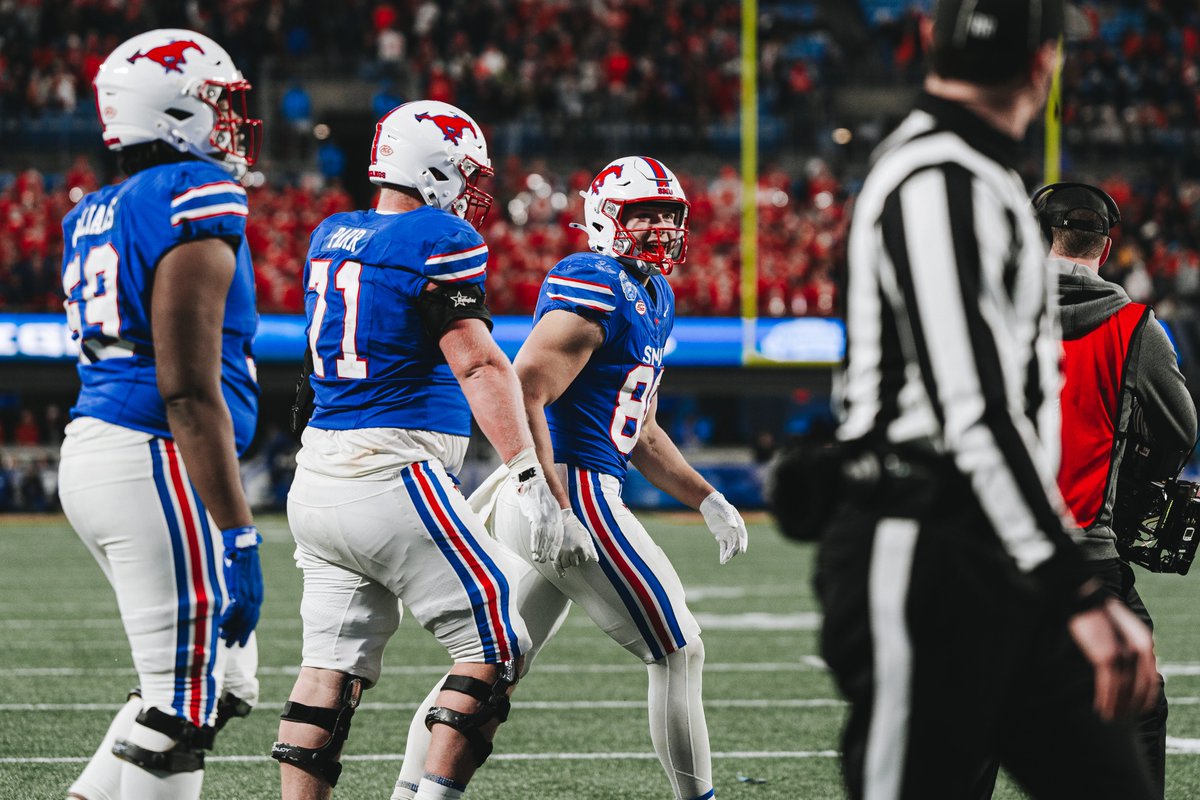 SMUFB's tweet photo. Keep. Fighting.

#PonyUpDallas. https://t.co/e2kRQ2IKvZ