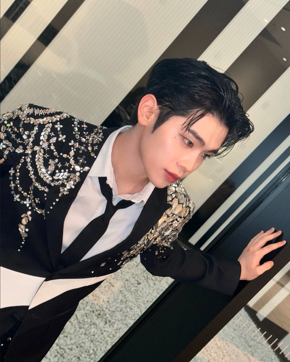 romi7d's tweet photo. Mr #KIMTAERAE you’re stealing my heart!!!! Ahhhh 🥹🥹🥹❤️❤️❤️ 
#ZB1 #ZEROBASEONE https://t.co/peoLvckuLA