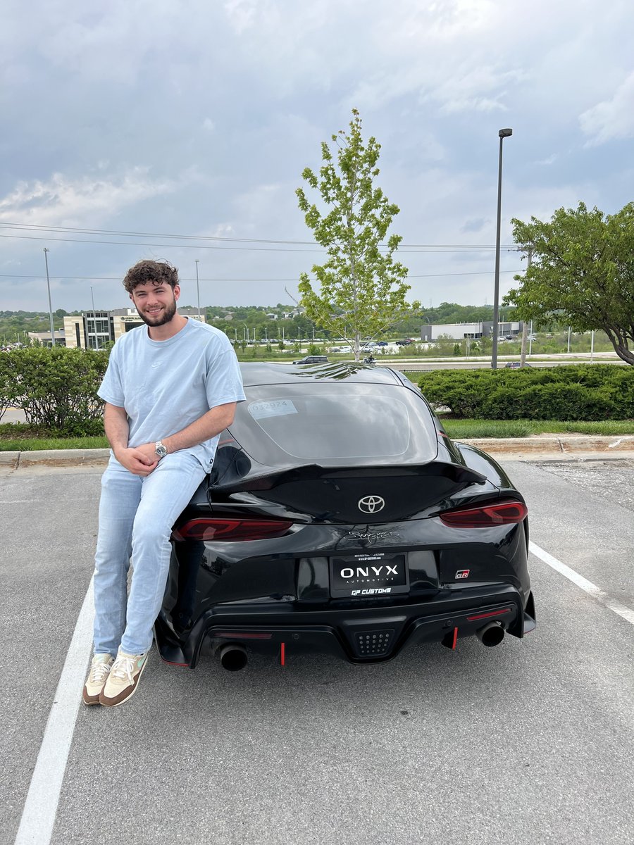 AugusteAuger's tweet photo. TikTok pays for my entire life and here is how:

I am apart of a small gate kept program called TTO. It's directly in the TikTok app but you need to be invited. I am able to manually do it on the back end.

All you do is make ads that don't go on your profile. 

It's all free https://t.co/7dAOvgioZa