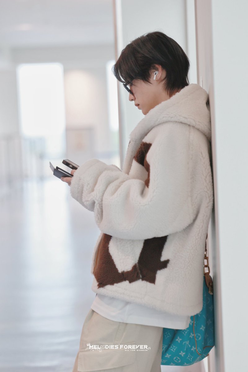 Melodies0101's tweet photo. 20241208 OKA 🛬

#KUN #钱锟 #쿤 
#WayV #威神V https://t.co/rGxtlJ1WtR