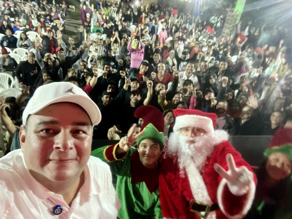 JorgeAldanaB's tweet photo. Navidad de Buen Corazón ❤️🎄

📍Res. Centroamérica Este, Comayagüela. https://t.co/ECsuAsXvB6