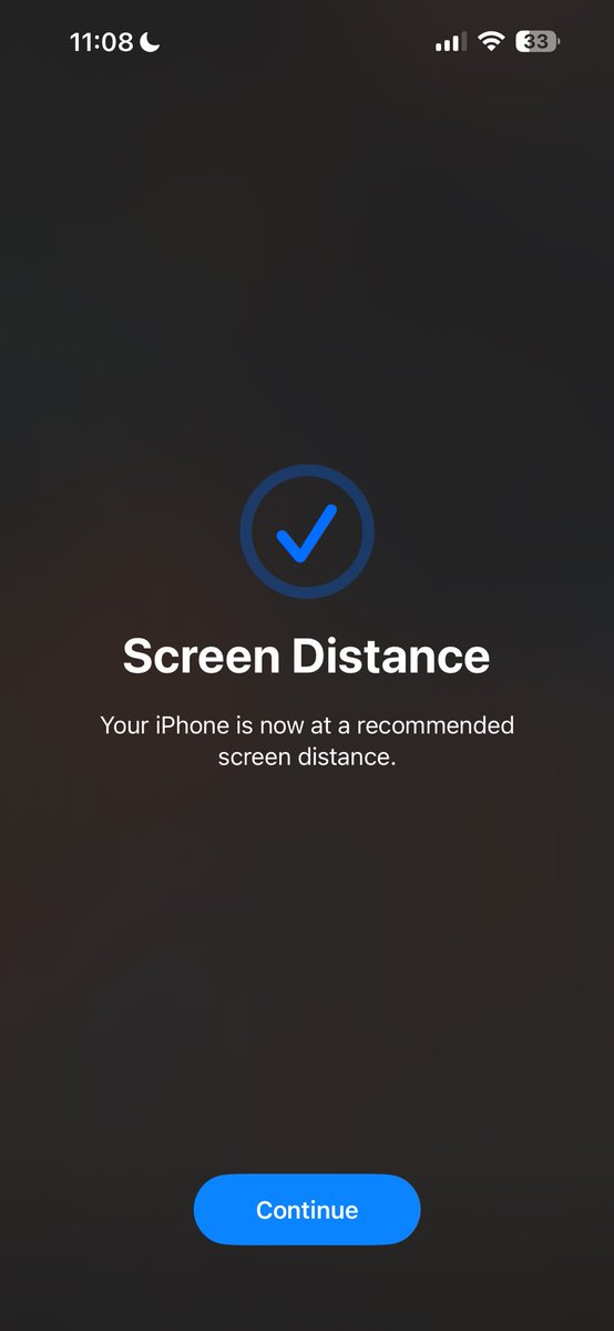 manmeaat's tweet photo. me every time I gotta pull my arm back because of that new screen distance alert https://t.co/7h7cIo2cMT
