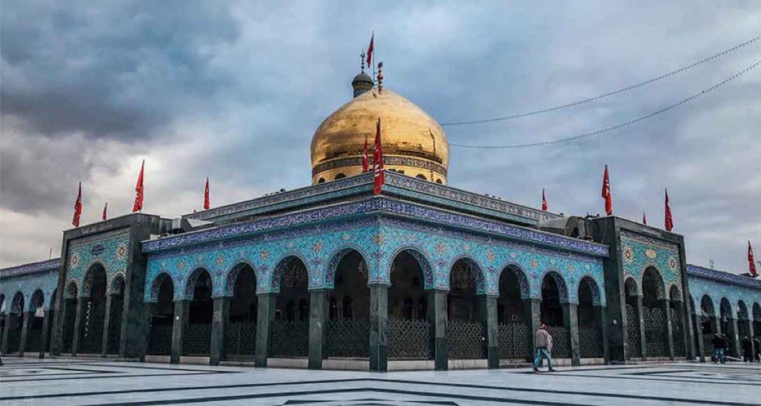 The area of Sayeda Zainab (SA) Shrine is now surrounded by reb*ls!

According to confirmed sources there is no dang*r to the shrine or the local shia of Zainabia, the reb*ls have repeatedly stated that they are not after revenge but regime change. Prayers needed!