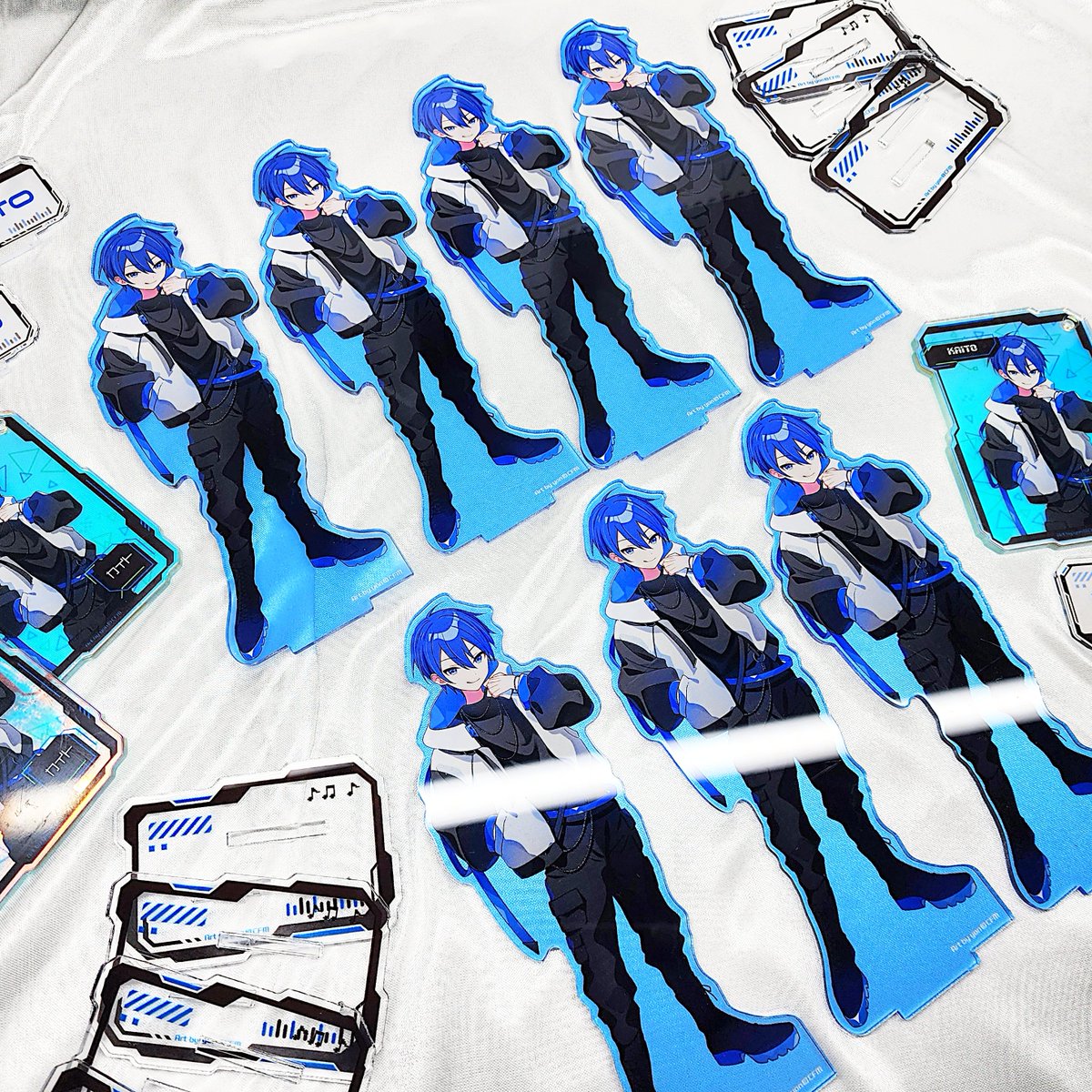 𝘰𝘯𝘦 𝘭𝘰𝘰𝘬, 𝘨𝘪𝘷𝘦'𝘦𝘮 𝘸𝘩𝘪𝘱𝘭𝘢𝘴𝘩 🐺