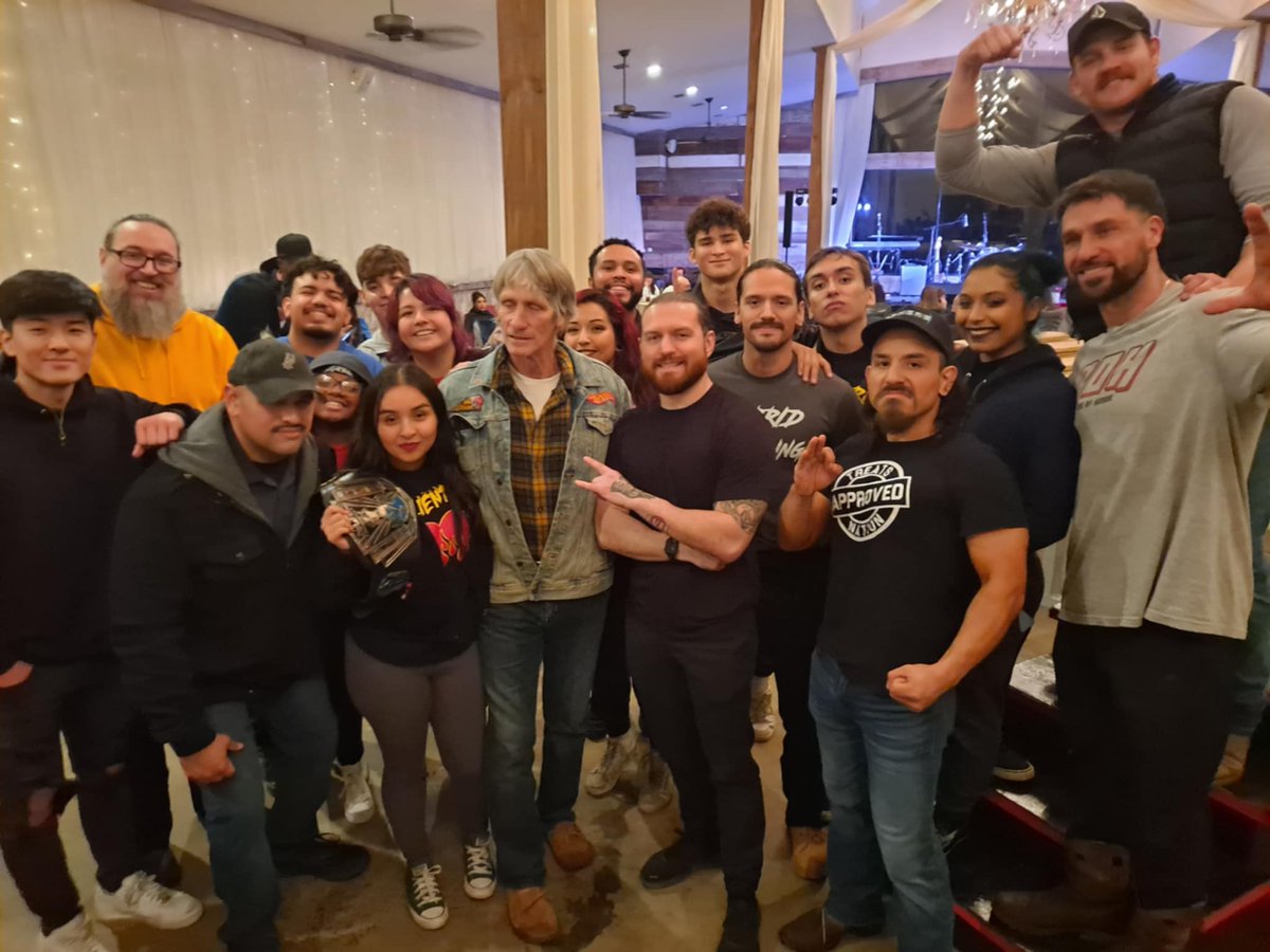 rcwforever's tweet photo. Some quick pics tonight from the Von Erich Ranch event!

@MarshallVonEric @RossVonErich @VonErich3G @Hybridsow @Diegorenay @xEliannax @Bat_Sabbath @Kalientita17 https://t.co/VTZnh2oWwb