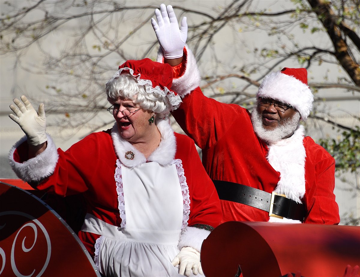 FancyfromGSO's tweet photo. 2024 Greensboro Holiday Parade @greensborocity https://t.co/Xoium4oXeF