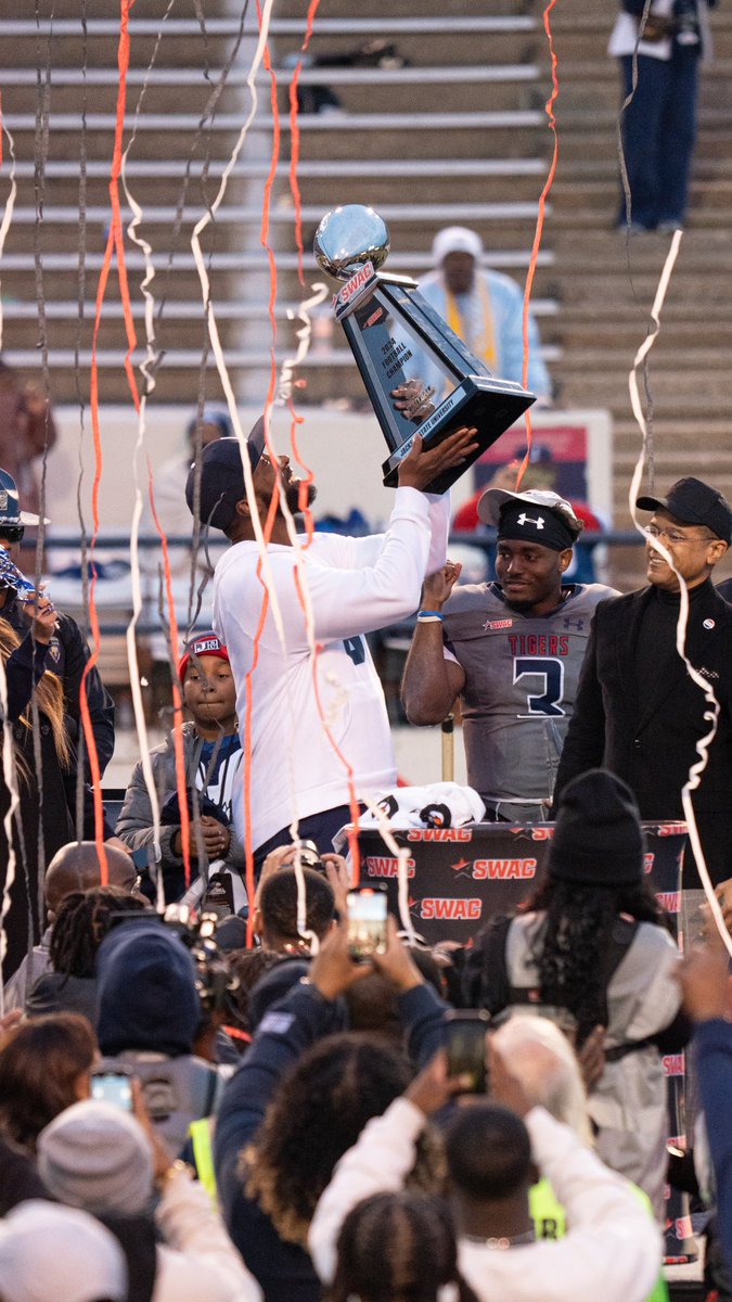gojsutigersfb's tweet photo. TC WINS THE 2024 SWAC CHAMPIONSHIP!

#GuardTheeYard #GoTigers https://t.co/uw0XY7qmDN